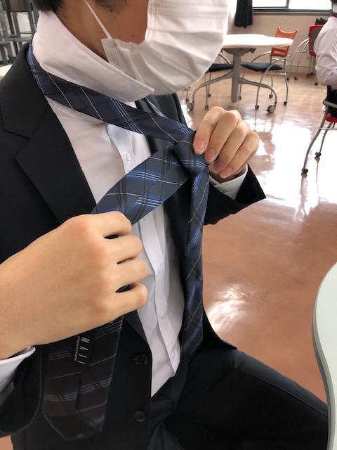 ネクタイの正しい結び方2.jpeg