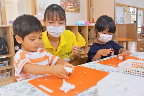 粘土あそび大好きの3歳児