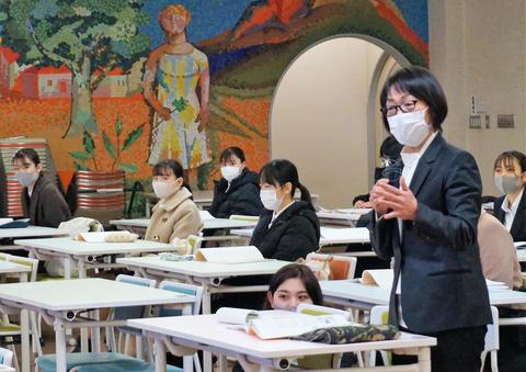 梅本学科長から発表者への質問