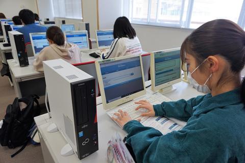 本学のwebシラバスの使用法も学びました