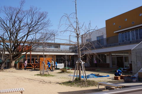 新入園児を待ち望む園庭