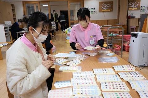 出席ノートのシールを準備