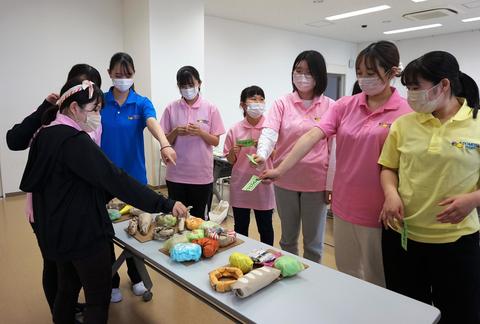 パン屋さんでお買い物ごっこ