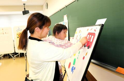 卒業生がお子さんを連れて遊びに来てくれました