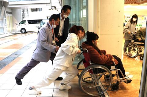 段差を乗り越えるのは想像以上に大変