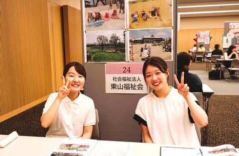 tomitanの卒業生が活躍するブースもたくさんありました