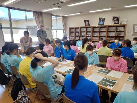 児童養護施設の概要などを聞いています