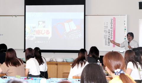 船木氏から児童画について解説していただきました