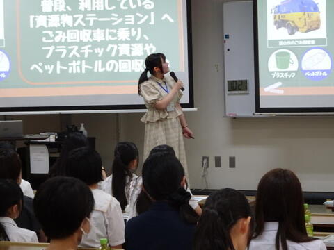 ③学生発表②：市役所でのインターンシップを報告.JPG