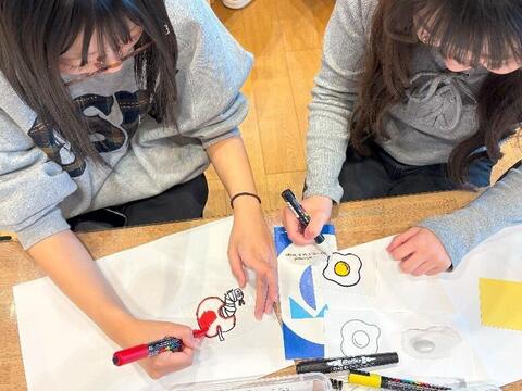 ポップ・アートステッカー製作中