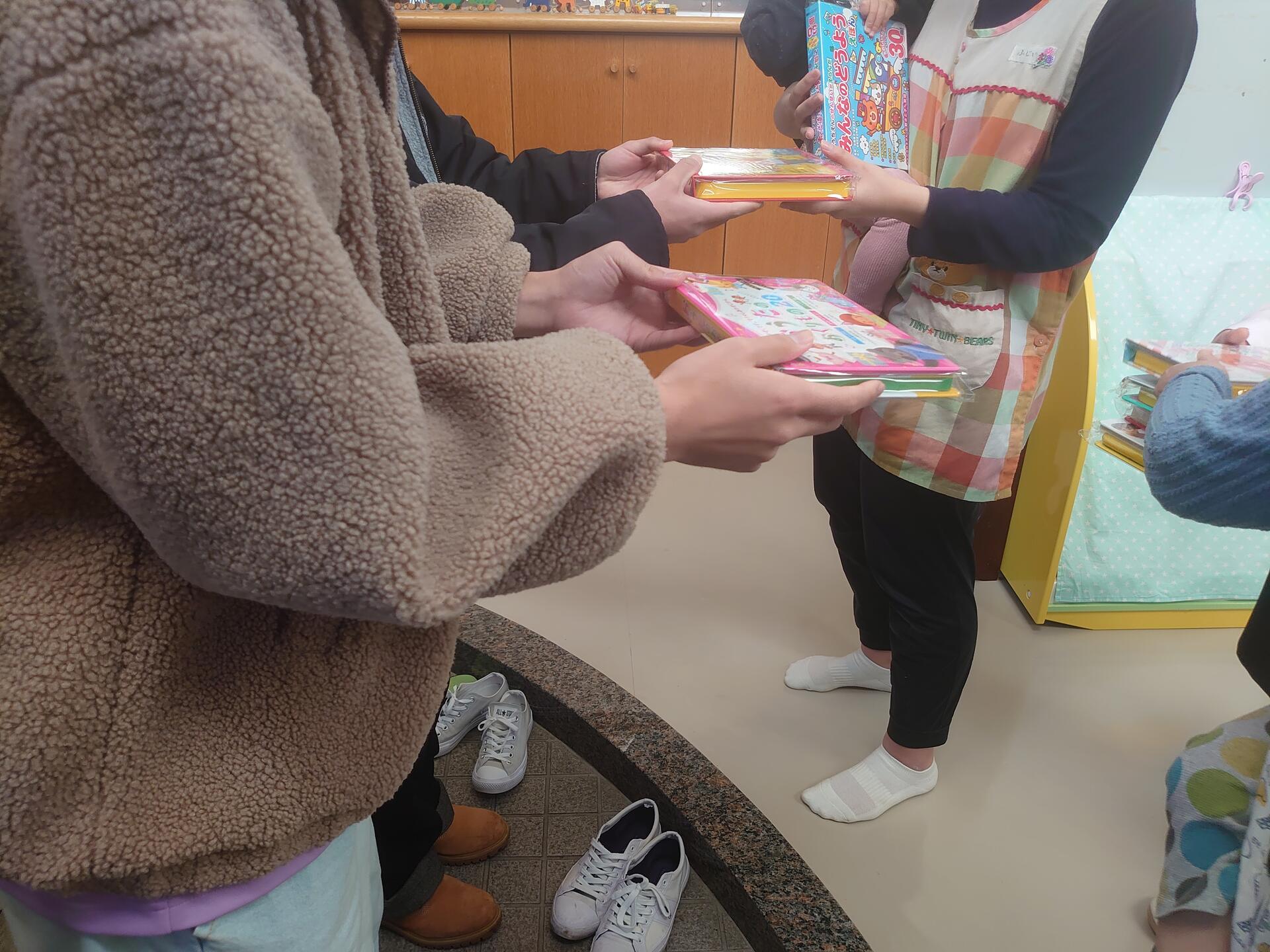 富山県立乳児院への訪問と寄贈.JPG