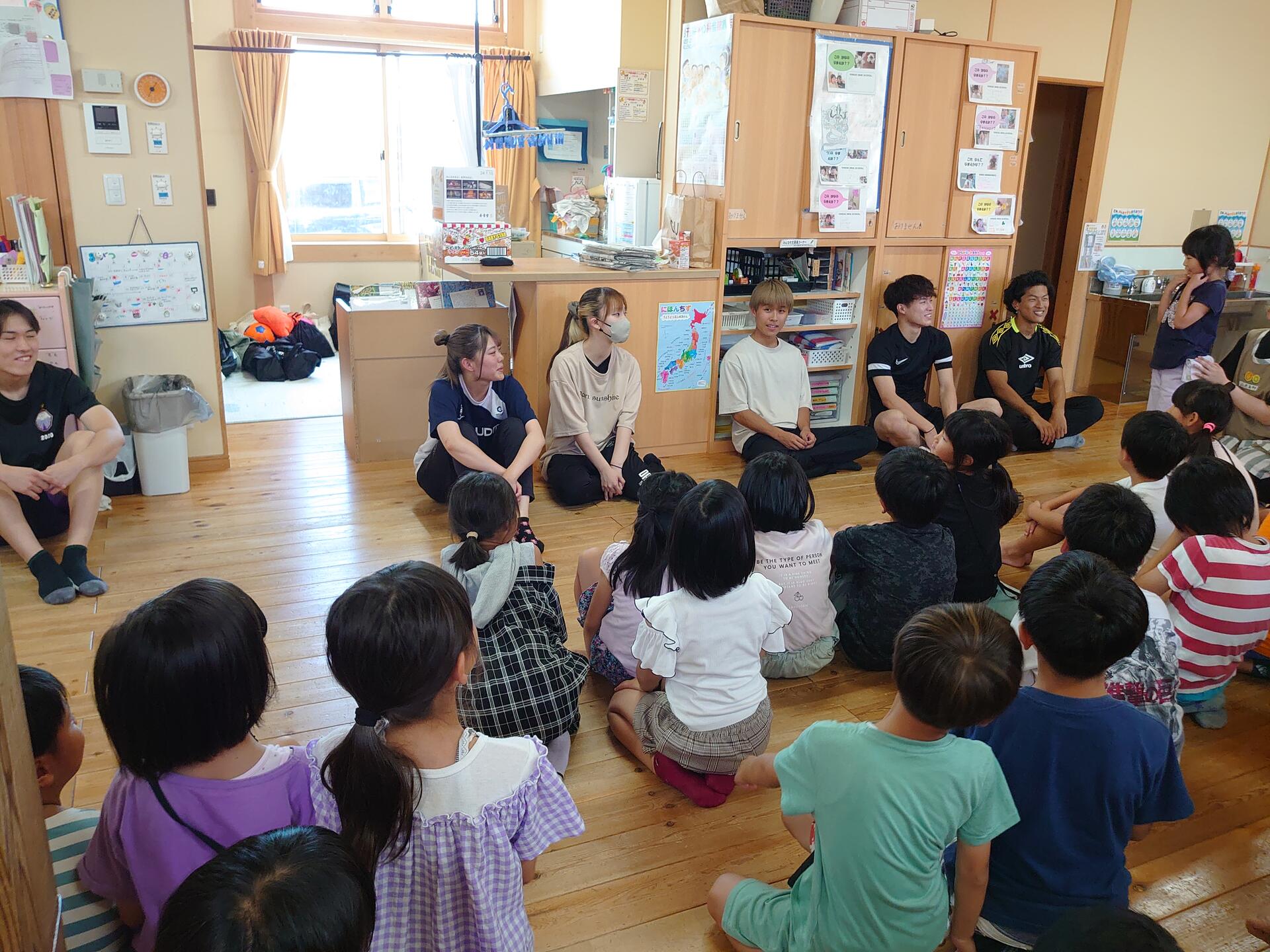 学童クラブ、保育施設、児童養護施設の子どもたちに向けた.JPG